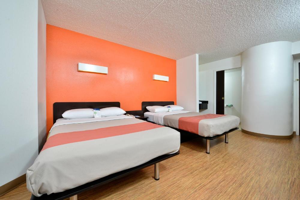 Quadruple Room - Non-Smoking interior