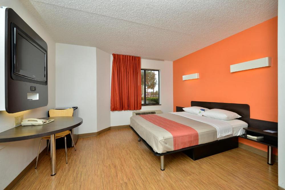 Queen Room - Disability Access - Non-Smoking interior